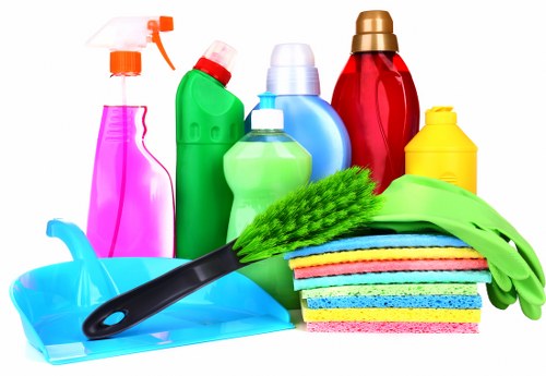 Local cleaning team handling Finchley property access challenges